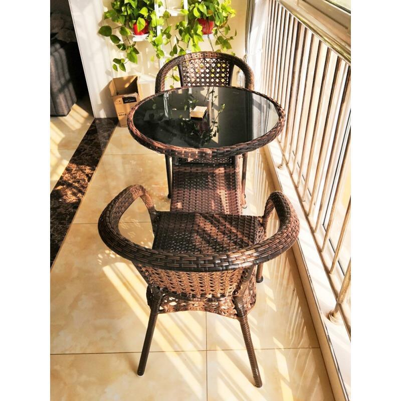 Small outdoor table and 2 deals chairs